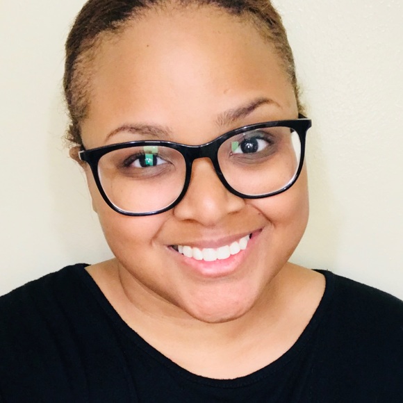 Meet your Posher, Ashley - Picture 1 of 1